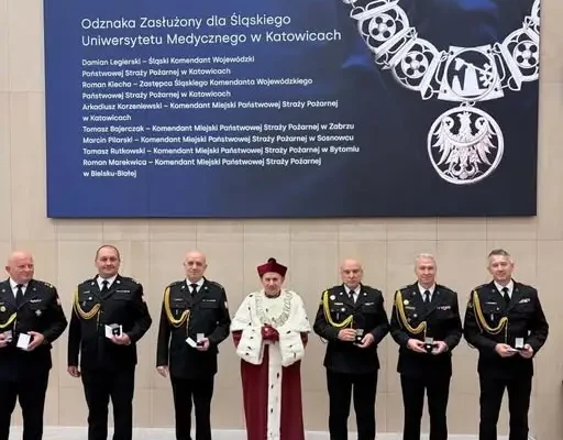Strażacy PSP odznaczeni przez Śląski Uniwersytet Medyczny podczas 78. Inauguracji Roku Akademickiego