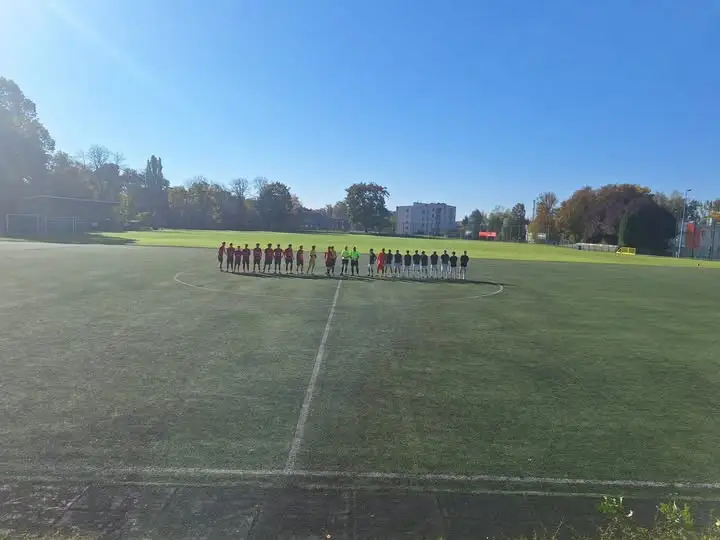 Gwarek Zabrze wygrywa z GKS Tychy 2-1 w I Lidze Wojewódzkiej Juniorów Młodszych B2